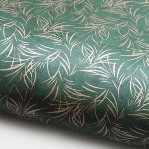 Papier Lokta "Herbe à éléphant". Vert sapin/or. Papier Népal fait main, imprimé.