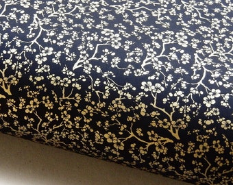 Carta giapponese Chiyogami "Rami di pruno in fiore. Oro su nero." Yuzen