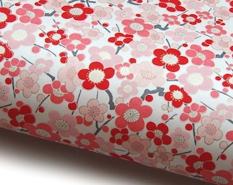 Japanpapier Chiyogami "Blühende Pflaumenzweige. Rot und Rosa auf Weiß." Yuzen