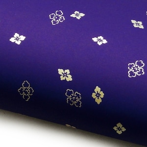 Papier japonais Chiyogami « Hanabishi - Fleur de châtaignier d'eau. Or sur bleu nuit. » Yuzen