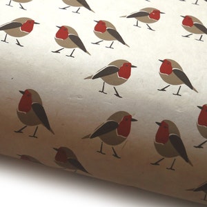 Papier Lokta "Robin". Blanc/gris/rouge/noir naturel. Papier Népal fait main, imprimé.