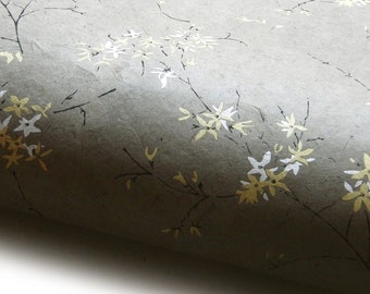 Loktapapier "Jasmin". Perlgrau/Gold/Silber/Schwarz. Handgeschöpftes Nepal-Papier, bedruckt.