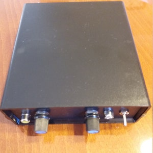 En VFO-styrd 1,5 watts 650–1725 kHz AM Mosfet-radiosändare