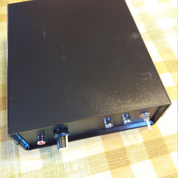 A 5 Watt VFO Controlled Mosfet AM Radio Transmitter For 800-1600 KHz