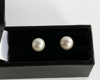 Swarovski Earrings, Pearl Earrings, Vintage Faux Pearl Earrings, Pearl Earrings, Pearl Stud, Pearl Stud Earrings, Bridesmaid Bridal Earrings