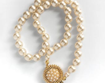 Pearl Necklace, Vintage Pearl Necklace, Pearl & Gold Flower Clasp Necklace, Single Strand Cream Pearls, Knotted Czech Glass Pearl Beads