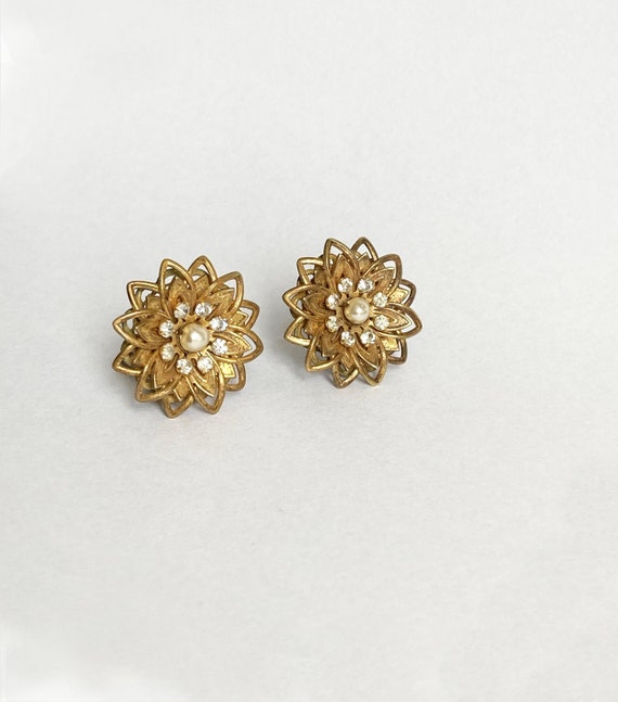 Vintage Miriam Haskell Earrings, Flower Clip On E