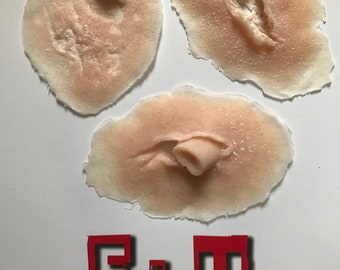 Sfx fracture and trauma wounds, perfect for casualty simulation, halloween or film and tv productions.