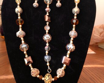 Goldtone Eclectic jewelry set,