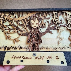 Groot Kassette aus Holz - Geschenk für Marvel Fans / Hölzernes Groot / geschichtetes Wanddekor / nostalgische Musikkassette / Kassette / Heimdekor / Originaldesign