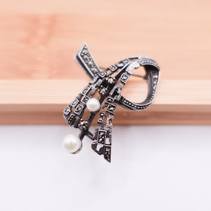 Vintage Art Deco Style Sterling Marcasite and Pearl Brooch