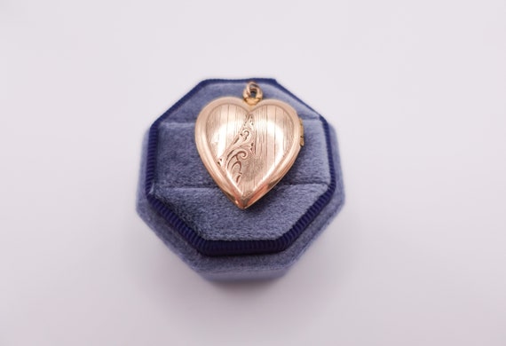 Antique Art Deco Engraved Floral Heart Locket // … - image 1