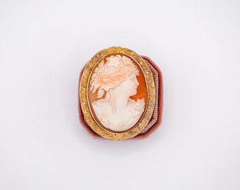 10k Gold Victorian Carved Shell Cameo Pendant