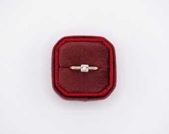 14k Art Deco White Gold Diamond Solitaire Ring (Size 7)