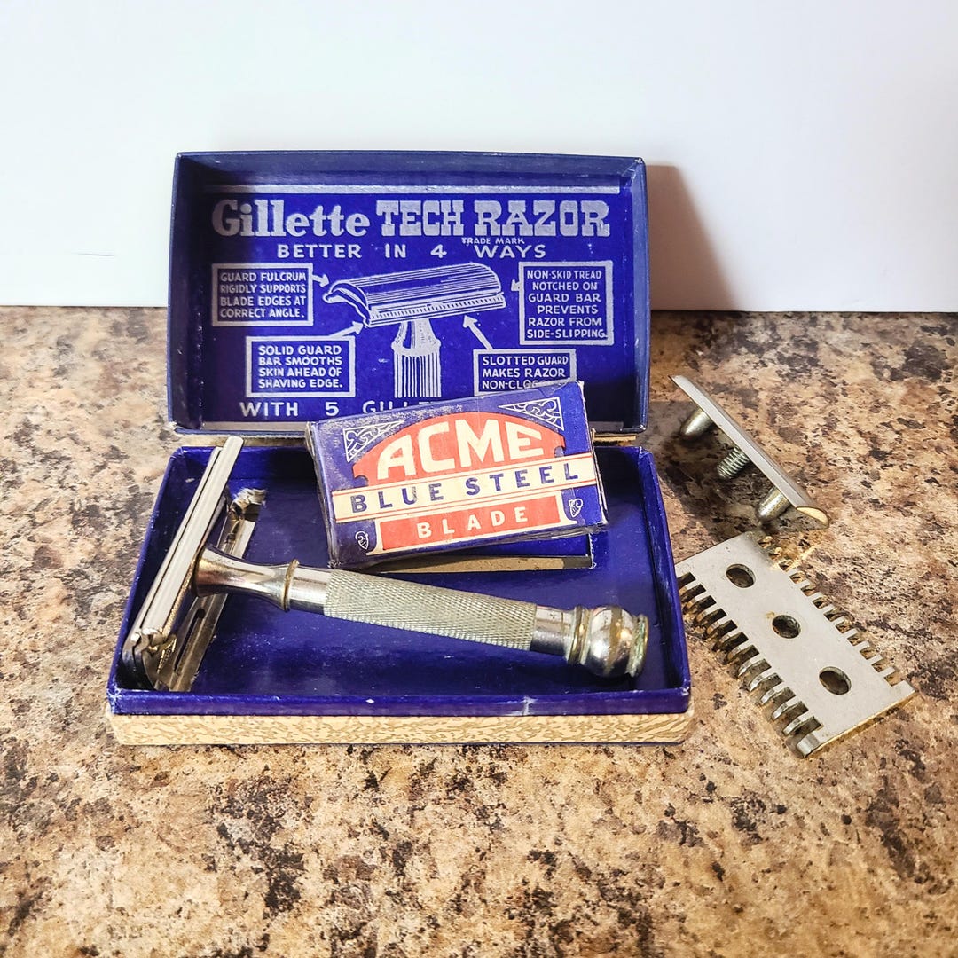 Vintage Gillette Tech Razor Safety Razor, With Two Heads, Original Box ...