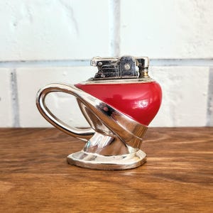 Vintage 1950s Presto &#39;Coronet&#39; Chrome Table Lighter, Red and Chrome, Made In Japan, In Working Condition