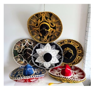 Collectie van 8 grote vintage sombrero-hoeden, Pigalle, Salazar, gemaakt in Mexico