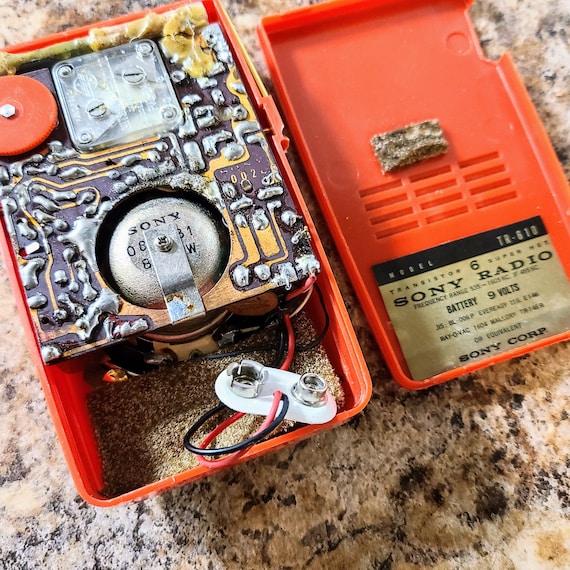 Vintage 1958 SONY TR-610 Portable Radio, Red Plastic Cabinet