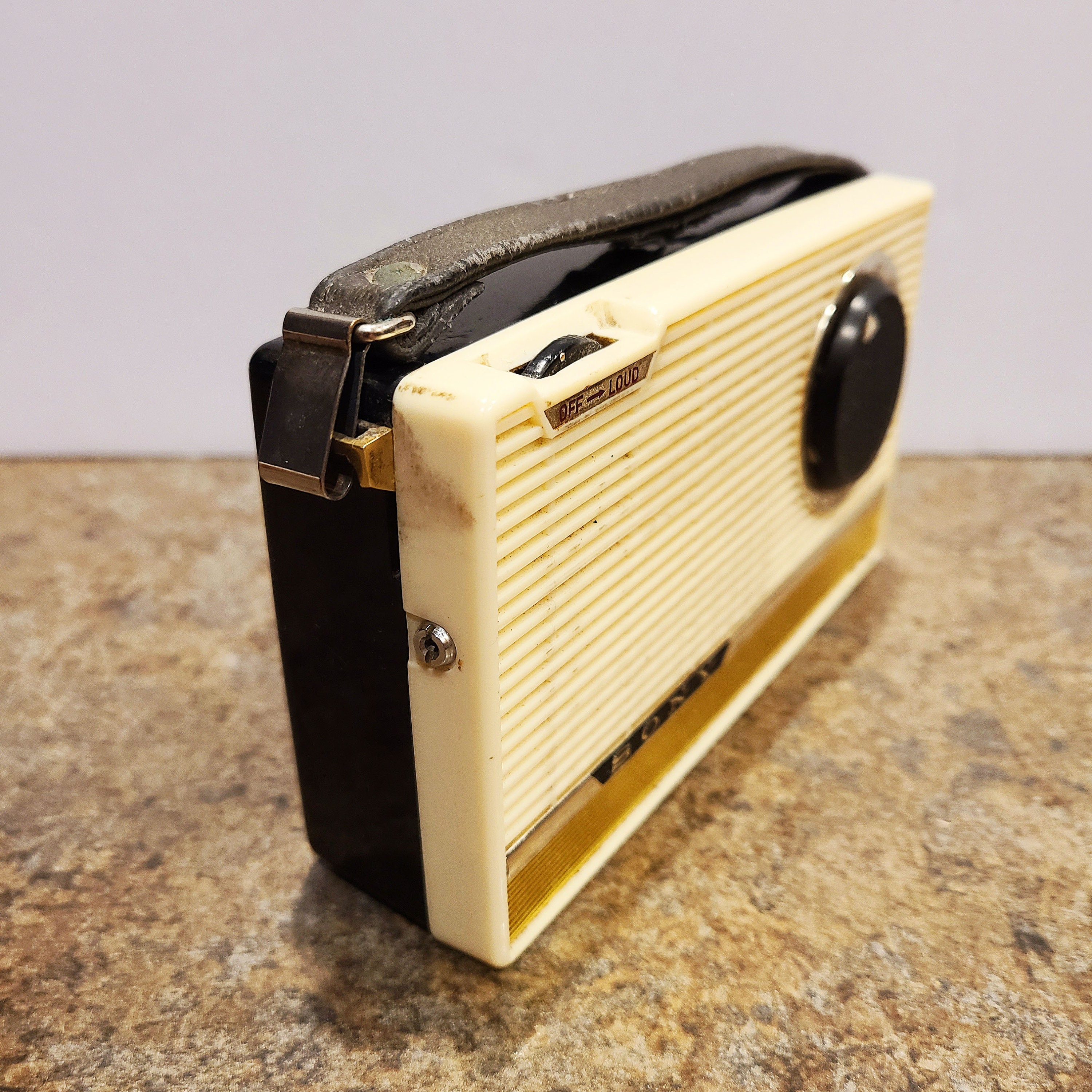 【動作品】希少 SONY TR-650 AMラジオ 専用ケース付き ソニー ソニー Model TR-650 AM 6石トランジスタラジオ 初期