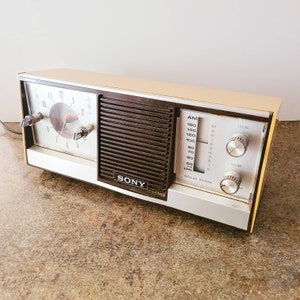 Zeldzame 1971 Sony 8RC-62 wekkerradio, AM 6 transistorradio, gemaakt in Japan, Gendis-model, werkend