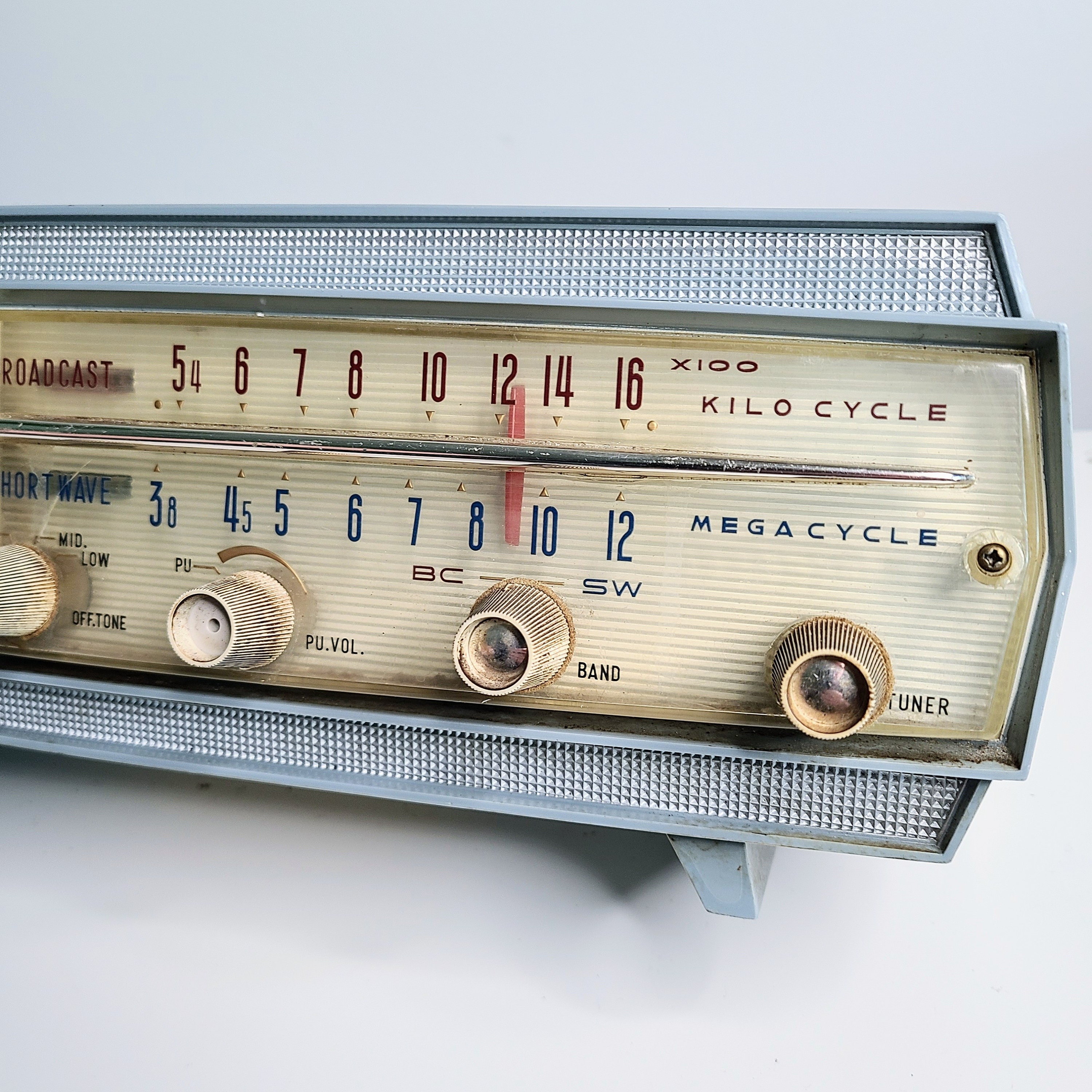 Rare 1960 Rincan 5M-A2 Five Tube Dual-band Radio, Made in Rare 1960 Rincan 5M-A2 Five Tube Dual-band Radio, Made in