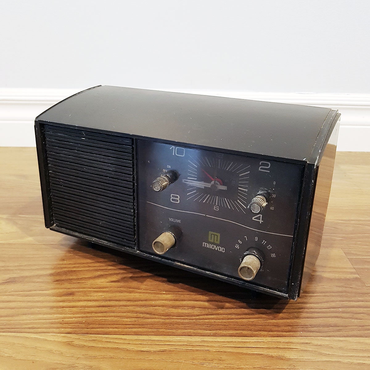 Vintage 1960s Milovac Tr 525 Alarm Clock Am Radio Made In Etsy
