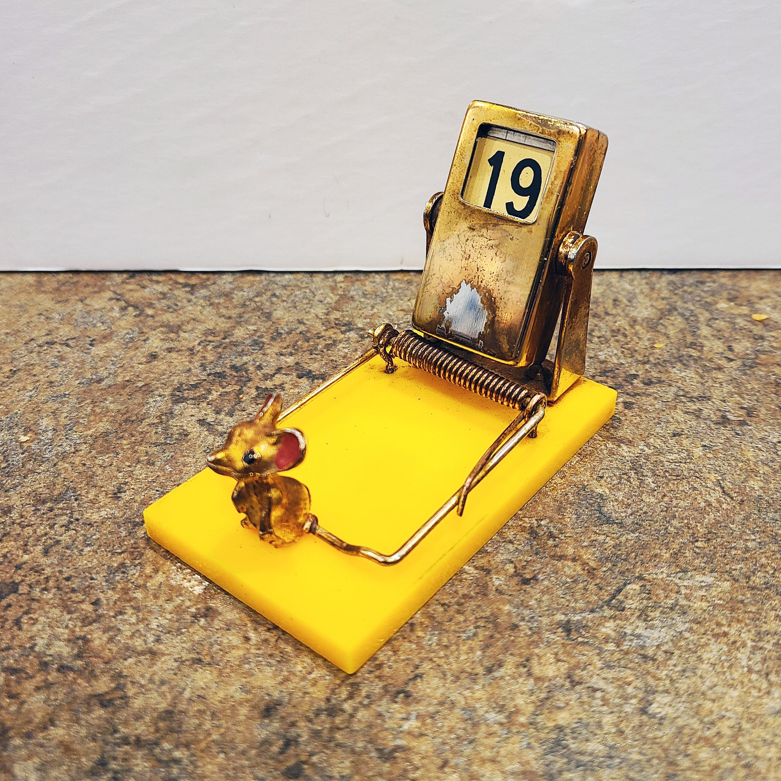 1950s Mouse Trap Perpetual Flip Date Calendar, Made in Japan