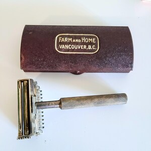 Vintage VALET Auto-strop Razor, Model C, With Purple Velvet Lined Metal ...