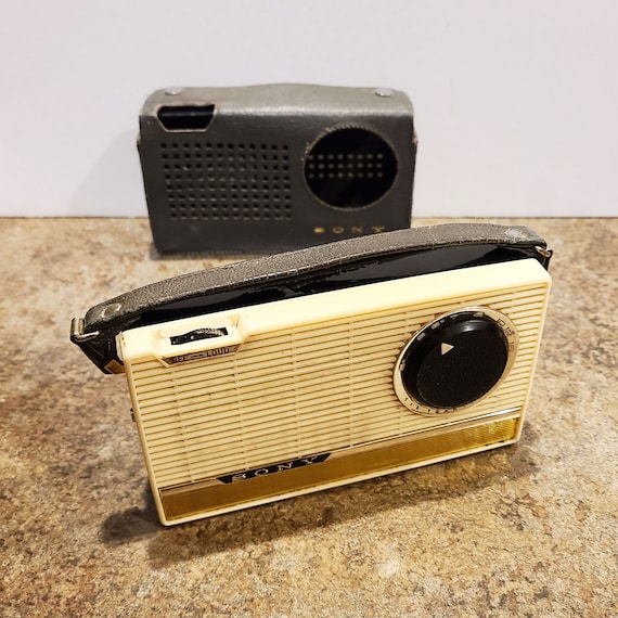 ② Radio portable vintage Sony. — Appareils électroniques — 2ememain