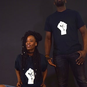 Black power fist.  Afro-streetwear, black owned, black fist, Afrikaanse kleding, handgemaakt, Nigeriaans, black panthers, power, wakanda.