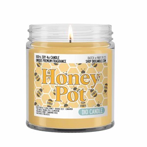 Honey Pot Scented Candle - Smells Like Floral Honey, Orange Zest and Cinnamon - Dio Candle