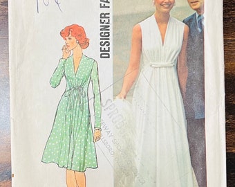 Simplicity 6672 / Robe à col en V des années 1970 avec ceinture sur le devant et taille froncée 14 et 16 / Patron de couture complet