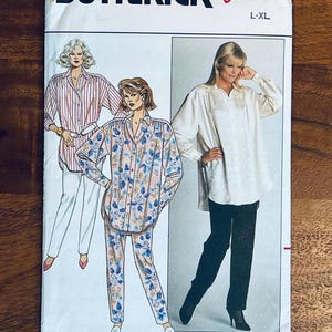 Butterick 3605 / 1980s Women&#39;s Collared, Button Down Blouse Size L/XL (16, 18, 20, and 22 / Uncut Sewing Pattern