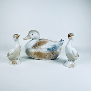 Vintage Charming Mama Duck with Ducklings - Vintage Otagiri Porcelain Ceramic Figurines ~ Made in Japan