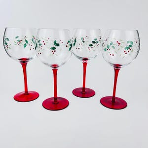 Christmas  Pflatzgraff Winterberry Wine Glasses Goblets Set of 4 New in Box ~ Holly Berry Christmas Glasses ~ Hand Painted Glassware