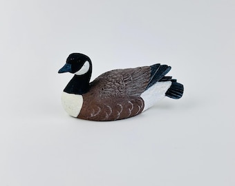 Señuelo de pato de madera tallado a mano: arte popular en miniatura de ganso canadiense