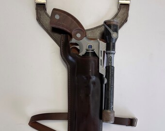 The Mandalorian gun slinger Cross Draw Holster
