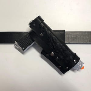 Mandalorian Weststar 35 blaster cross draw holster