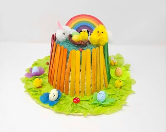 Cappello a cuffia con pulcino di Pasqua arcobaleno decorato a mano - Fiori per feste di caccia di Pasqua arcobaleno