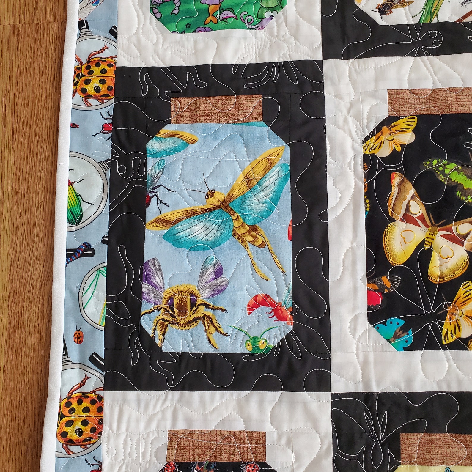 Bugs in Jars Quilt - Etsy