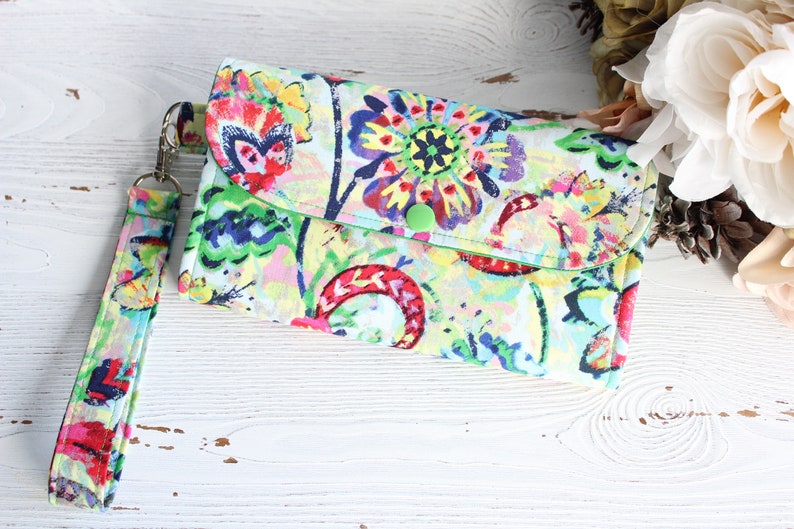 Petal Me Pretty Quilted Cotton Accordion Wristlet Wallet