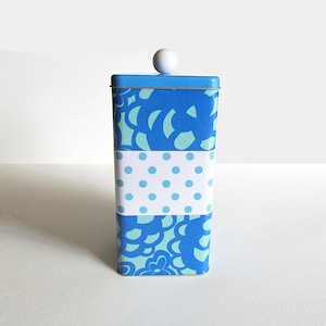3 Layer Stacking Tin – Blue Floral Ball Handle Storage Container