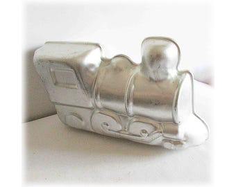 1974 Wilton 2 Piece 3D Choo Choo Train RR - Aluminum Cake Pan 60517 11 x 5.75 x 3.5" FREE SH