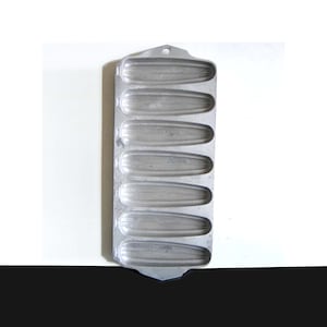 Aluminum Wear Ever Vintage 2797 Corn Bread Muffin 7-Stick Pan Mold USA 5.5 x 13 inches FREE SH