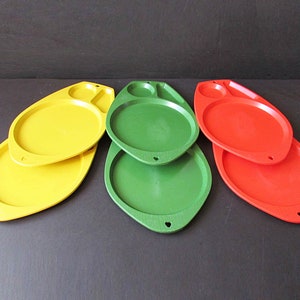 Set of 6, Vintage 1970s Camping/Picnic, Plastic Fish-Shaped Paper Plate Holders in Gold, Red and Avocado Green 10x14 1/4” long FREE SH