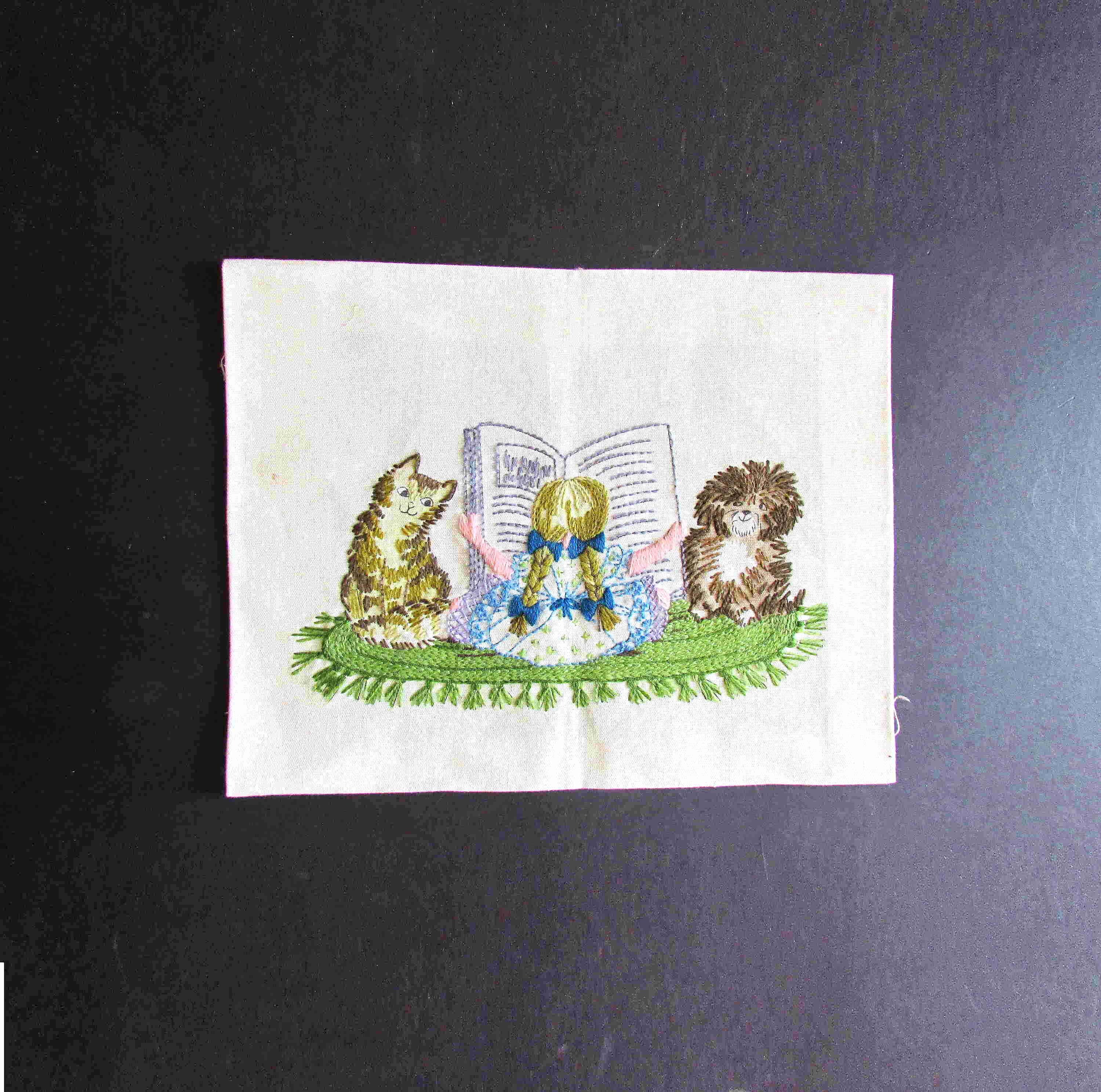Grand Carré Brodé Crewel Vintage - Motif Bleu Champ De Fleurs, Finition Impeccable