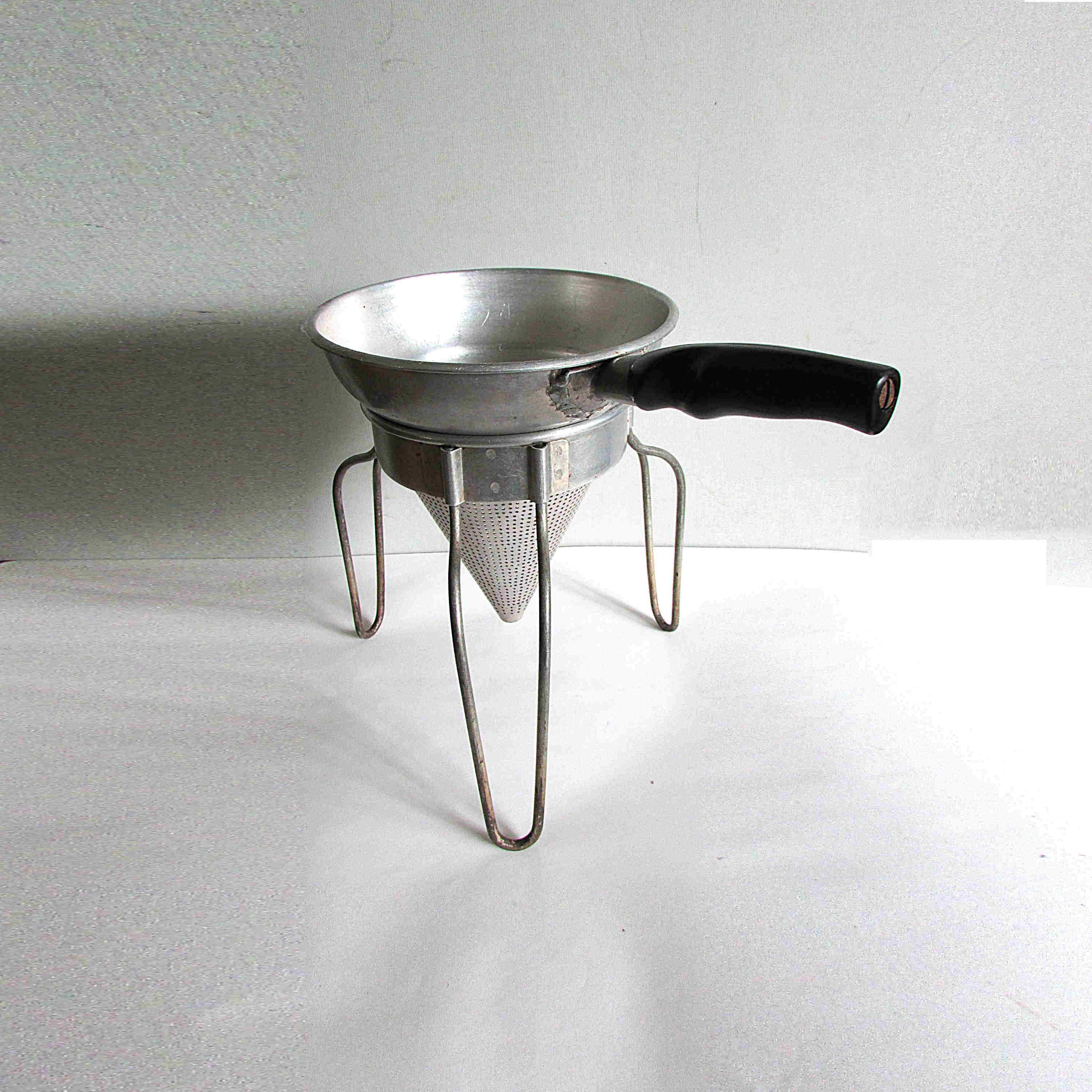 Vintage Wear-ever No 462 Aluminum Cone Strainer Colander Food Mill