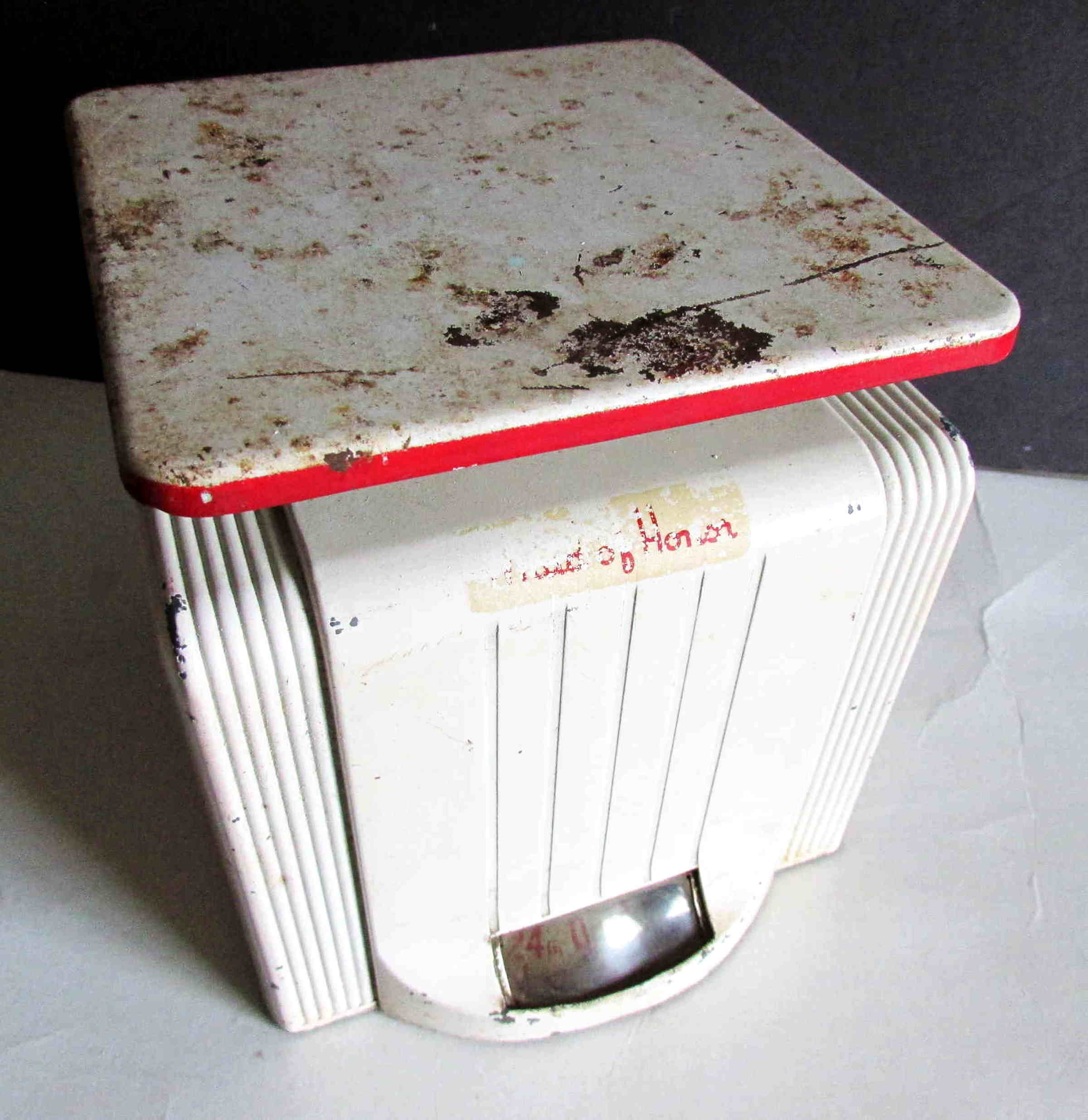 Antique Deco Design 1930-40s Metal Kitchen Scale Maid of Honor 6.5
