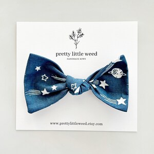 planet space hair bow, space hair bow, astronaut bow, astronaut hair bow, space bow, space birthday bow, space birthday party, planet bow