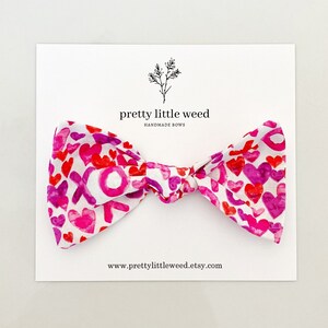 bright XOXO hearts bow, hearts hair bow, heart baby headband, heart hair bow, valentines toddler bow, baby bow, heart bow, baby bow headband